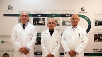 Doutores Cristiano, Guaragna e Kalil, da esquerda para a direita.